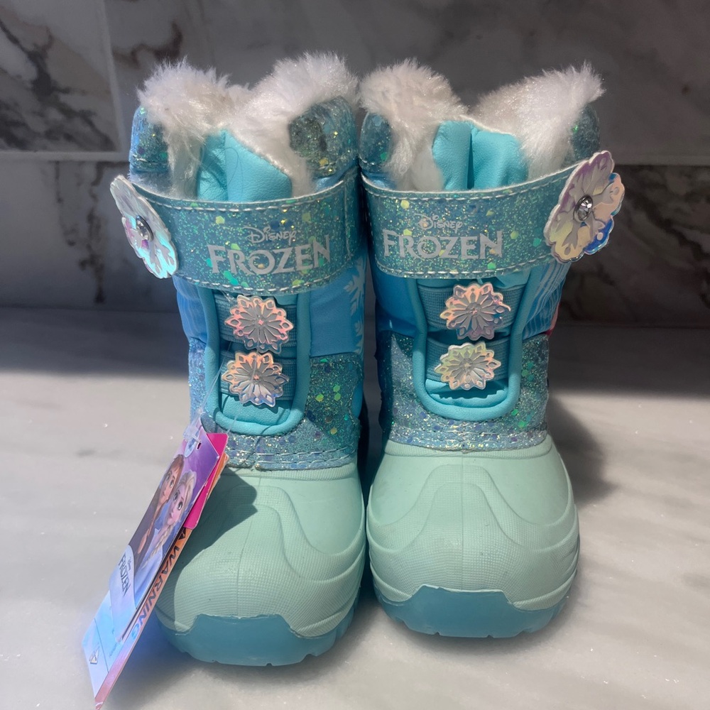 NEW- Frozen Boots, Snow Boots Toddler girl, Girl Shoes, Light Up Boots